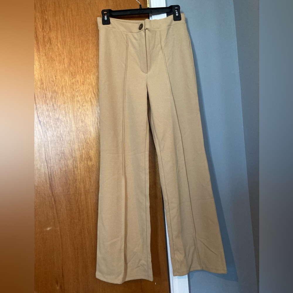 EUC PETITE Tan Wide Leg Pleated Dress Pants